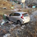 Во Владивостоке автомобиль снёс ограждение детского сада