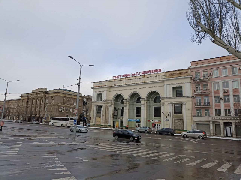 «Колбаса просто кошмар»: студент сравнил цены в Донецке и Новосибирске