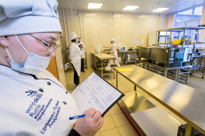 Вкус еды по движению ножа определяют кулинары Новосибирска