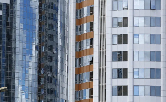 Мужчина выпал из окна 16-го этажа в Новосибирске