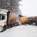 Столкновение грузовиков парализовало федеральную трассу в Болотнинском районе
