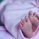 Уголовное дело завели на агрессивного массажиста, крутившего голову малышу