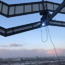 «Боюсь всегда, когда выхожу на веревку» — как промальпинисты моют небоскребы