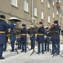 Военные сыграли «Катюшу» под окнами медсестры в Новосибирске