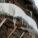 Владельцев балконов обвинили в росте сосулек в Новосибирске