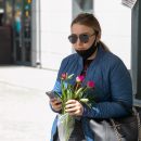 Крема, духи и сковородки раскупают новосибирцы к 8 Марта