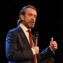«Если ты решил, что уже лучший — это провал»: Владимир Машков приехал искать таланты в Новосибирске