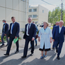 Ремонт ЦРБ и строительство сквера в Усть-Таркском районе проинспектировал Губернатор Андрей Травников