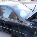Брошенный Мерседес разбирают на части жители Новосибирска