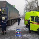 Мертвый водитель большегруза устроил ДТП в Новосибирске Мертвый водитель большегруза устроил ДТП в Новосибирске