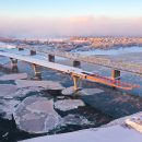 Пролетное строение Центрального моста пересекло фарватер Оби
